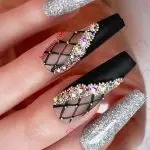 ناخن-مشکی-_نگین-1_دار_2
